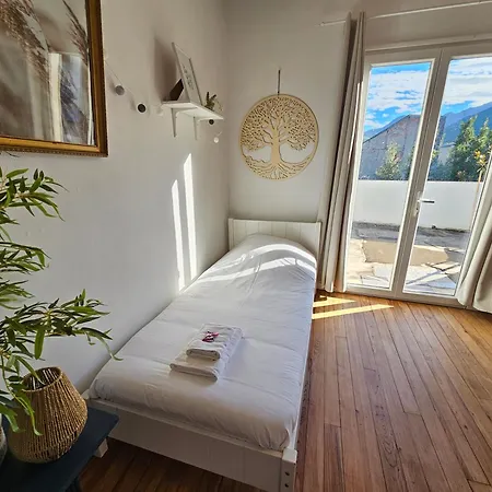 Castle Blue - 7 Personnes - 10 Min Sanctuaire Apartamento *