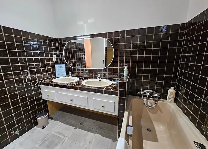 Castle Blue - 7 Personnes - 10 Min Sanctuaire